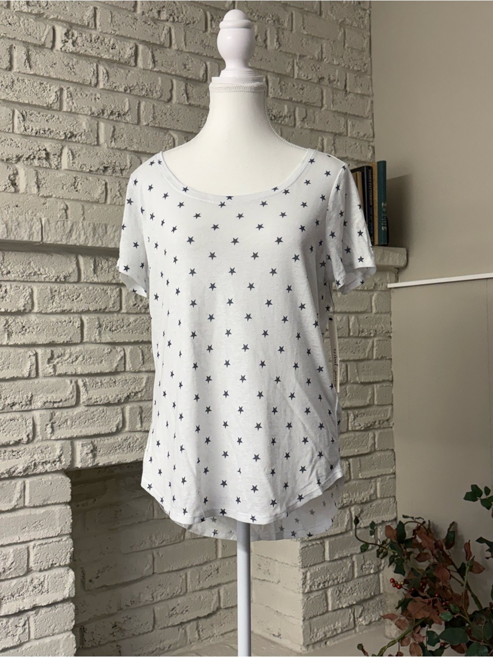 NWT Tribal Fashion Star Print Short Sleeve High Low Swing Top Tee White Small